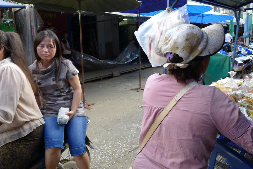 Myanmar - Tachileik Market 12-09-2011 #05
