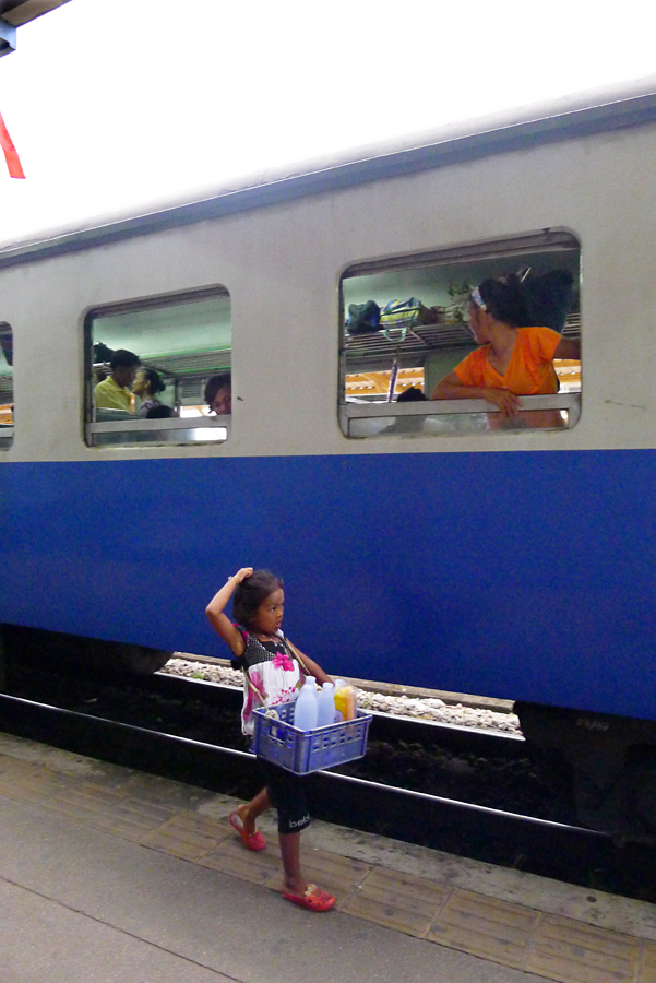 Thailand - Surat Thani railway station 20-09-2011 #51