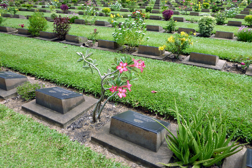 Thailand - Kanchanaburi - War Cemetery 04-09-2011 #06